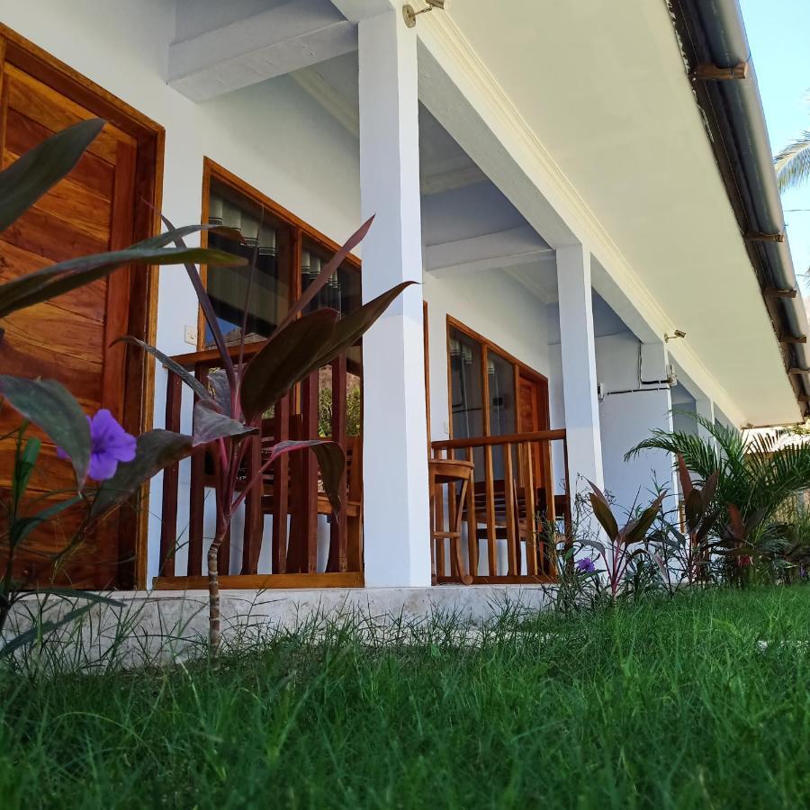 Elisa Homestay Areguling Kuta  ภายนอก รูปภาพ