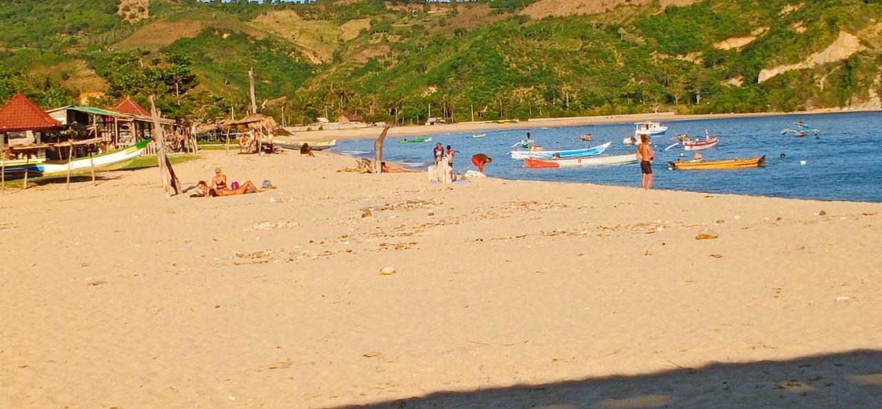 Elisa Homestay Areguling Kuta  ภายนอก รูปภาพ